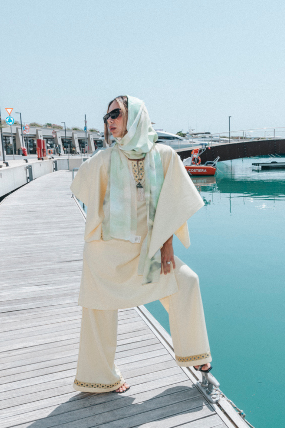 Elegant abaya designs – Adh Dhayd Set, stylish and sophisticated